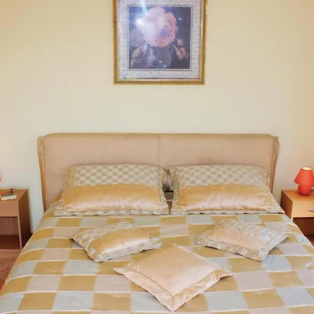 2 Bedroom In Börgerende-Rethwisch